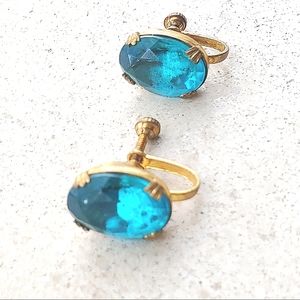 Vintage Blue Topaz Glass Oval Shaped Screwback Earrings